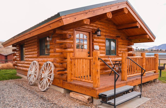 The Ranch House Cabin at J&J Cabins