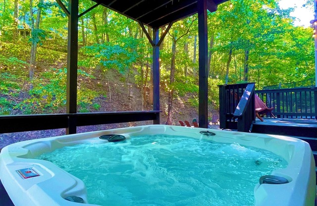The Ravine - Hot tub, 5BR, Gameroom, Fast WIFI, 4 min to Bryce & Pet Friendly