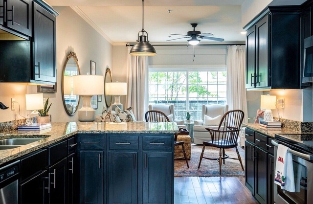 The Rebel Walk, 2BR Retreat by Velvet Ditch Villas