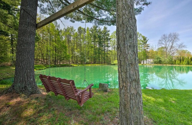 The Red Pine Cabin with Private Pond and Dock!
