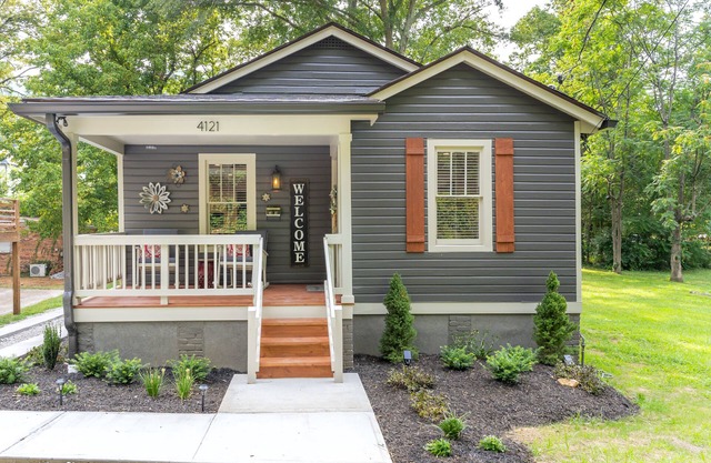 The Redbud - A PMI Scenic City Vacation Rental