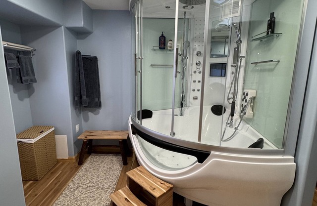 The Relaxation Paradise. Equine & Pet-Friendly Ottercreek E-Bikes Rental Avail.