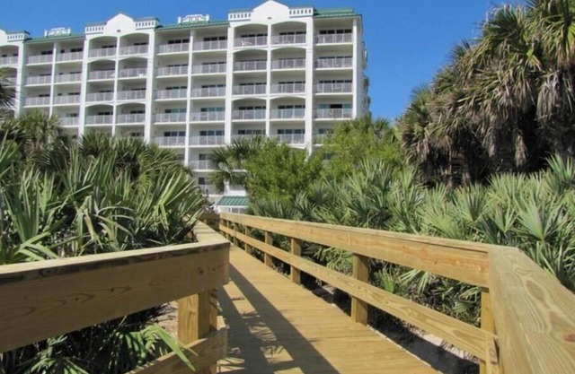 THE RESORT AT COCOA BEACH - Ocean Front