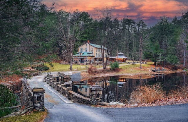 The retreat at Poconos Mansion | 50 guests | private