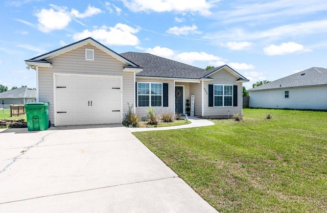 The Reveille Retreat – Pet-Friendly 3BR w/Grill & Yard, Near Moody AFB