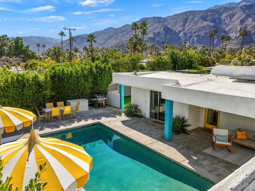 The Ricardo! Mid-Century Villa with Saltwater Pool