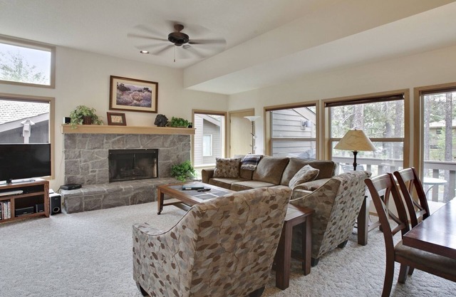 The Ridge at Sunriver - Condo # 24 - Zugang zum hoteleigenen saisonalen Pool und Tenniseinrichtungen, ganzjährig Whirlpool sowie 4 Fahrräder