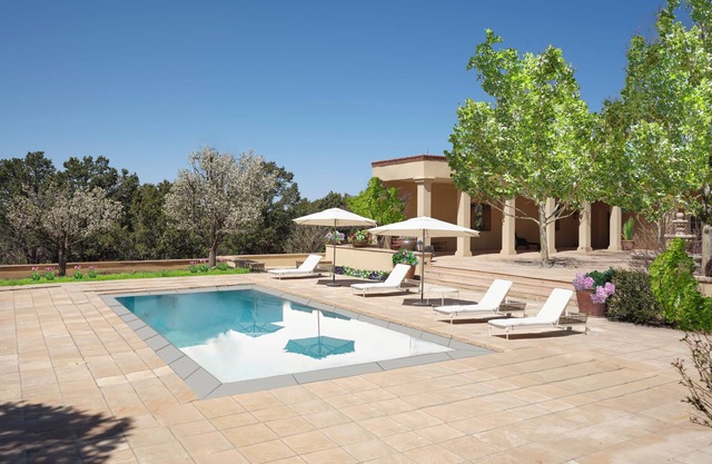 The Ridge | Pool | Special Event Venue | Luxury Accommodations