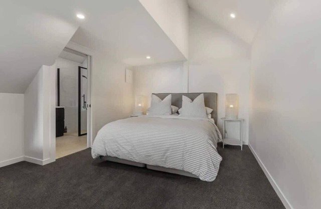 The Ridge Villa 4 – Couple’s Escape, Romantic Breathtaking Views