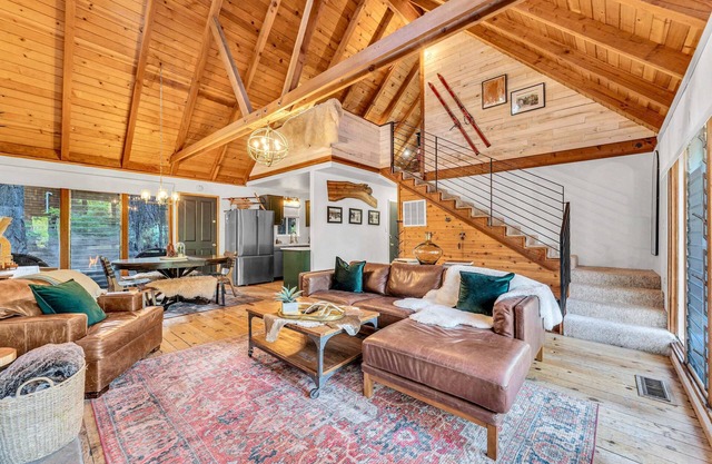 The Rigi Chalet- HOA Beach Access/Close to town!