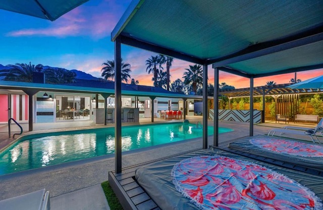 The Ritz - Luxury Home with Pool & Speakeasy Bar