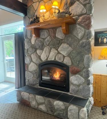 The River Condos Hot Tub Fireplace Family & Pet Friendly River Front 2 to 6 bedroom condos dock