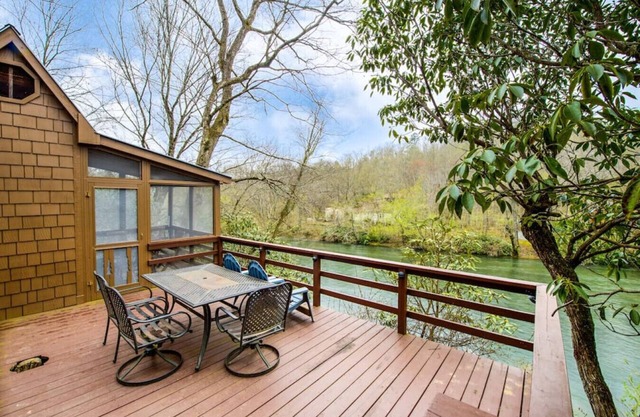 The Riverside Cabin!