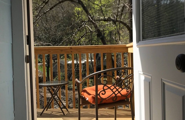 The Riverside Lodge at Chimney Rock