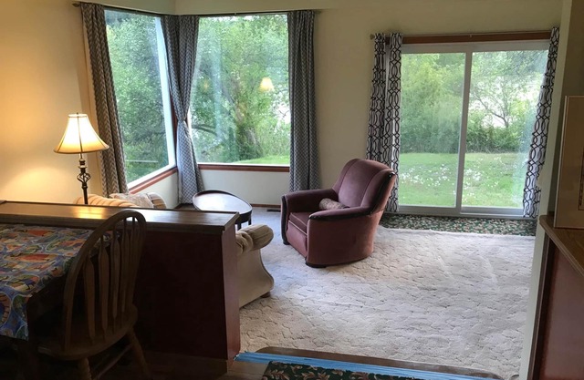 The Riverwalk House, WALK UP Suite