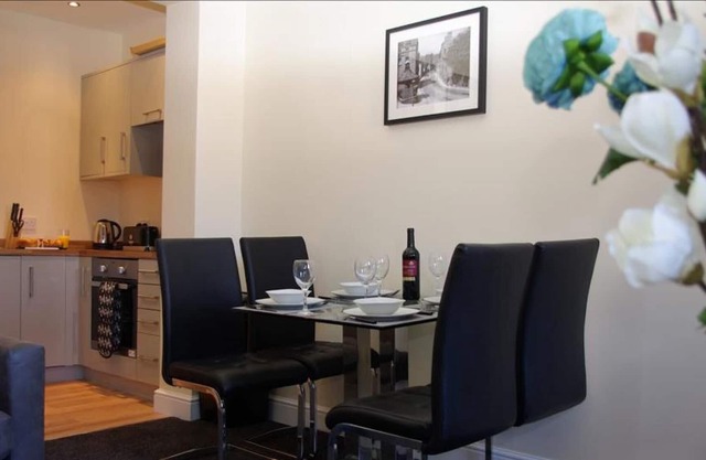 The Roaches Suite - Premier Serviced Accommodation