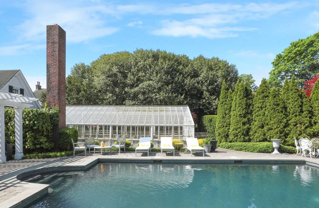 The Robinson Estate w/Greenhouse, Inground Pool family & pet-friendly