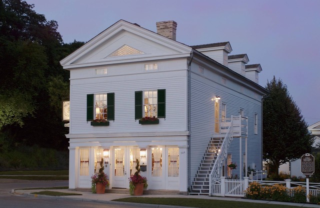 The Rochester Inn, A Historic Hotel