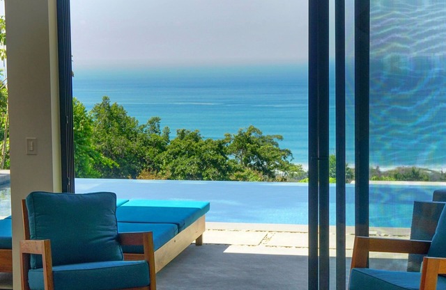 The Rock House: Atemberaubendes Luxushaus mit Meerblick und privatem Infinity-Pool