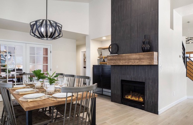 The Rock Trail House- Modern Design+Upscale Neighborhood+Near Downtown+Snowbowl.