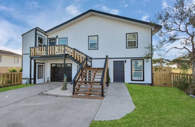 The Rooster! Sleeps 8 with Private Pool!