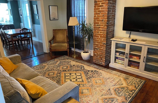 The Roots & River Guest House in Brunswick's Historic Downtown