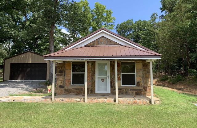 Schönes Ferienhaus in der Nähe der Basis des Petit Jean State Park