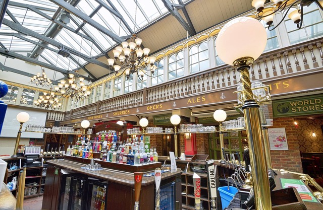 The Royal Victoria & Bull Hotel