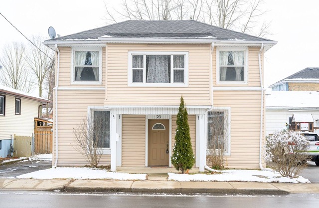 The Rustic: A Comfy 5 bedroom abode