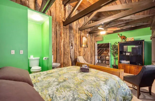 The Safari Room at the Great Lodge