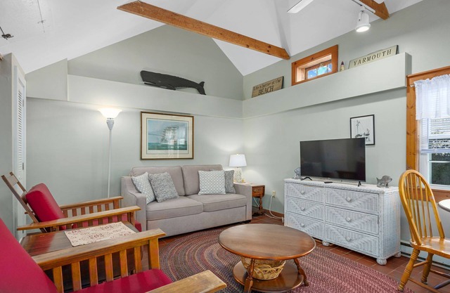 The Salt Box – Cozy Studio Steps from Private Beach Bliss