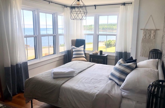 The Salty Cribb - Privates Ferienhaus am Meer, nur wenige Minuten von Lunenburg entfernt
