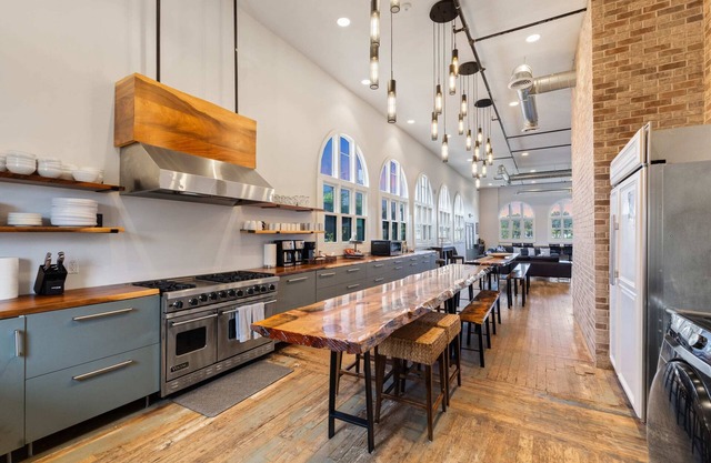 The Sanctuary: Historic 1909 Church + private deck