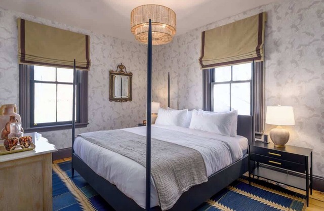 The Sanctuary Suite - Elegance by the Sea