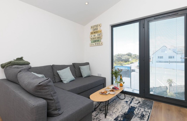 THE SANDBOX, romantic, country holiday cottage in Hayle