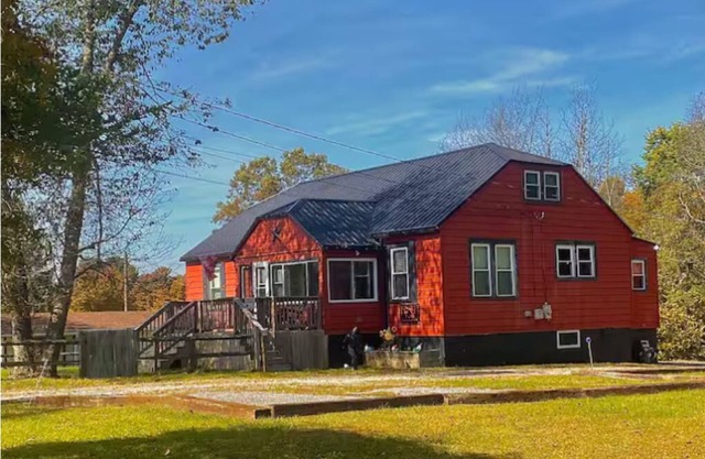 The Sasquatch Retreat: Cozy 3BR Near Adventures!