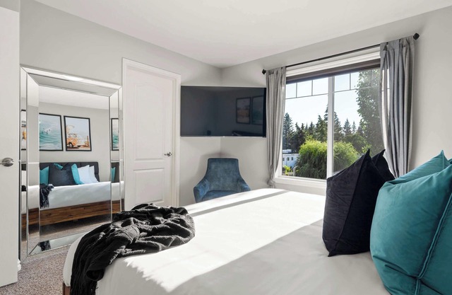 The Saturday | Sylvan Lake Stay | BBQ, Games & TV!