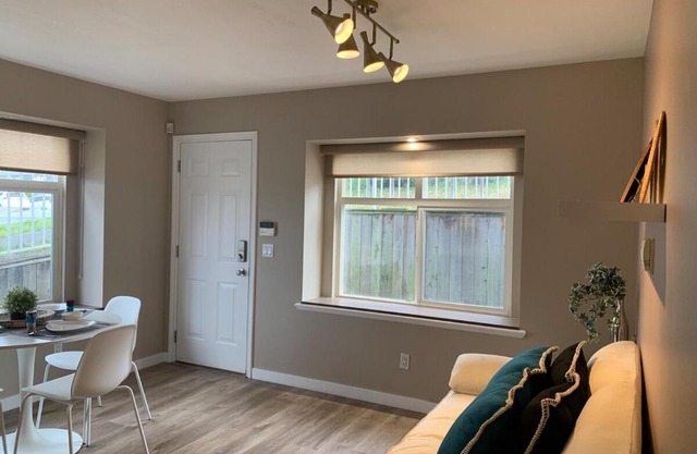 The Scandinavian House by Maple Dream Homestay- near Sky train