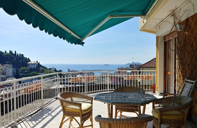 Das Meer auf der Terrasse mit Blick auf Portofino