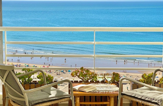 The Seaview Apartment of your dreams - WIFI, A/c