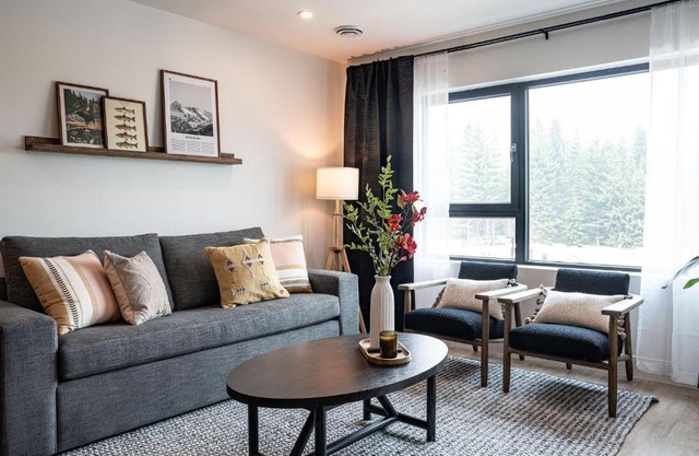 The Selkirk House by Revelstoke Vacations
