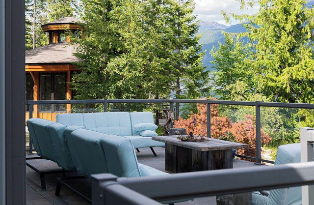 The Sentinel – Your Destination for Soul Relaxation, Steps From Kootenay Lake!