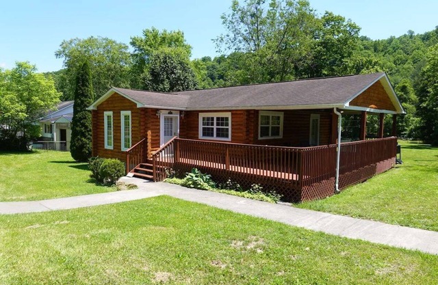 The Shack, An exquisite 3 bed room log cabin.