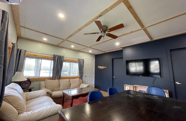 The Shearer - 3-Bedroom Waterfront Cottage