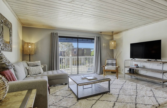 The Shell Finder Steps from Ocean - Monthly Rental
