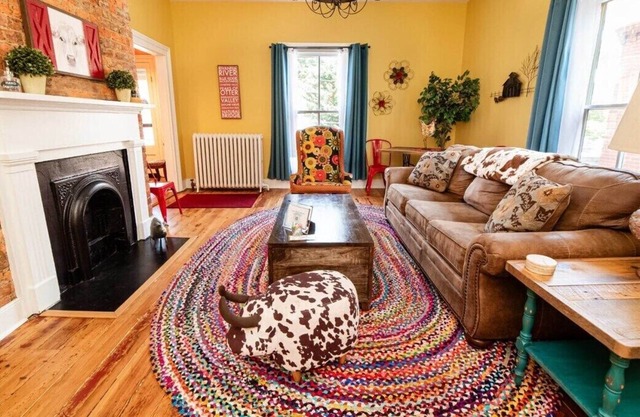 The Shenandoah Suite: Walk Downtown!