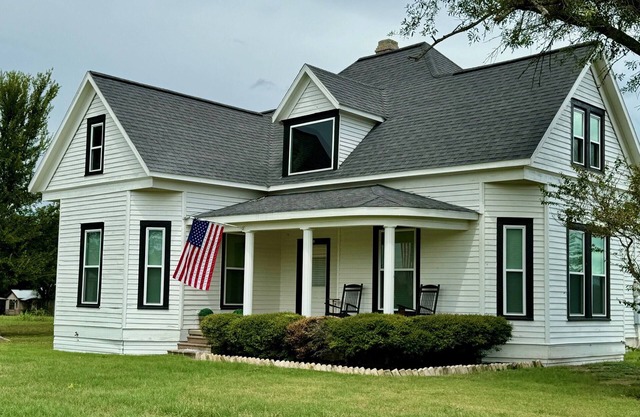 The Shiner Hillton that makes you feel at home!