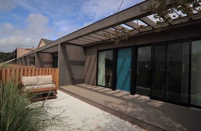 The Shoals Suites and Slips