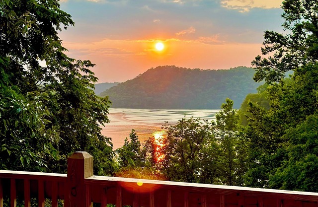The Shoreline Lake House on Center Hill Lake! CHL's Waterfront Rental!
