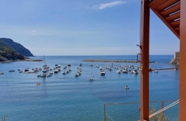 The Silent bay sea under Home